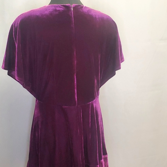 Taylor Purple Velvet Dress V cut short sleeves Ruffle hem Size 12 - Picture 7 of 10